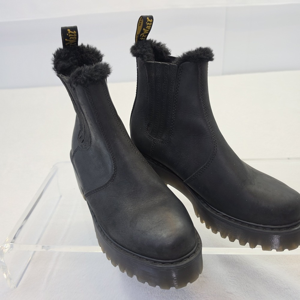 Dr. Martens Leonore Chelsea Boots Women's US 7 Black Faux Fur Lined Platform Lug